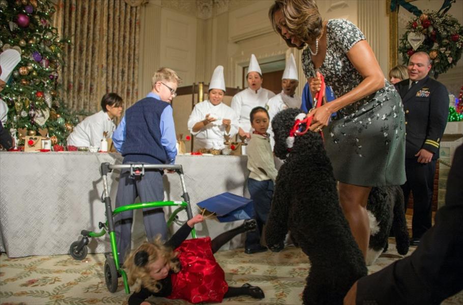 كلبة أوباما تعتدي على فتاة في البيت الأبيض