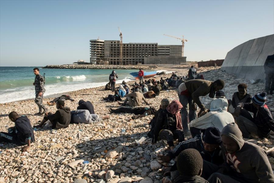 اعتراض 400 مهاجر أمام السواحل الليبية