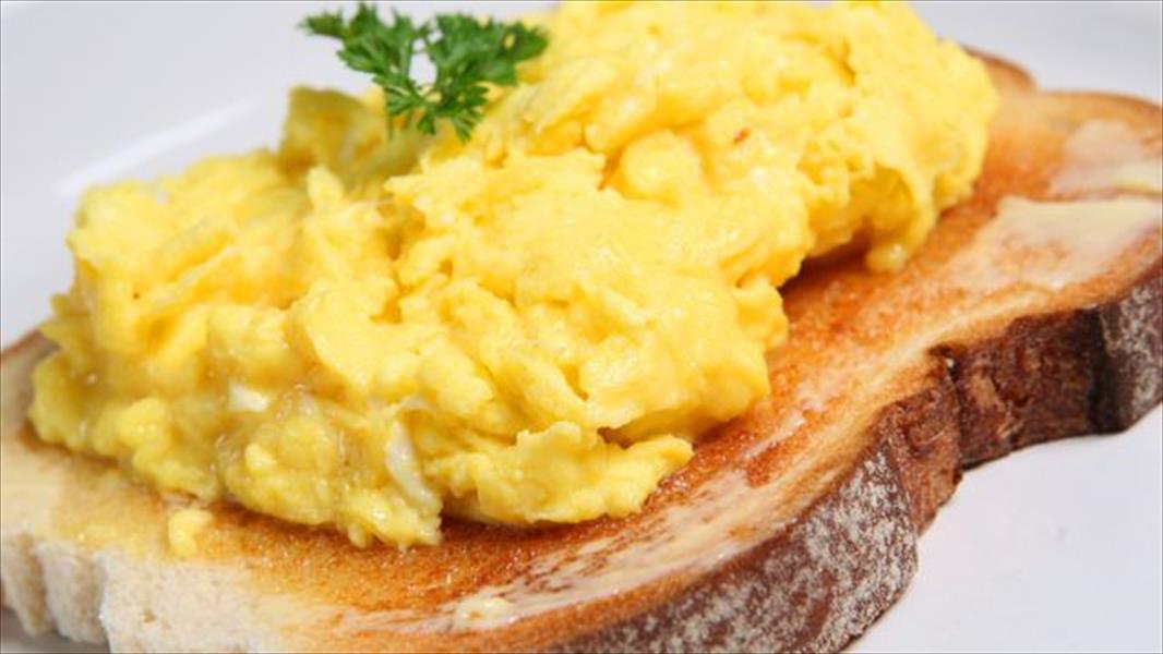 طباخ أميركي يكشف طريقته لتحضير البيض المخفوق