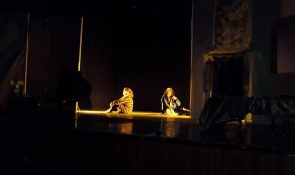 «تخريف ثنائي» على مسرح السنابل ببنغازي
