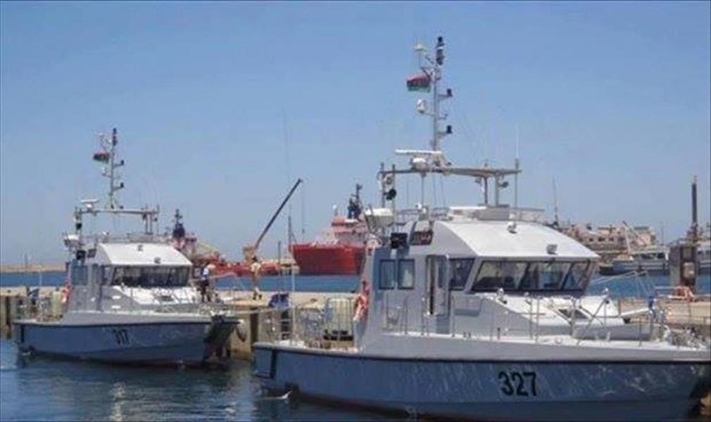 وصول زورقين للبحرية الليبية إلى قاعدة طرابلس البحرية