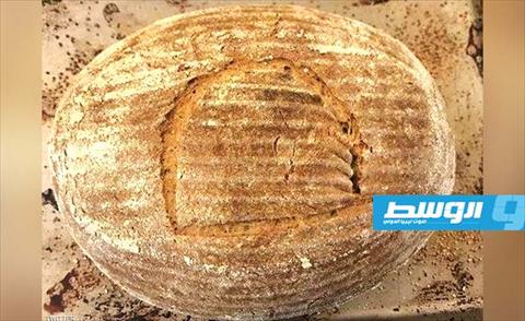عالم يخبز رغيفًا بخميرة فرعونية عمرها 4500 عام