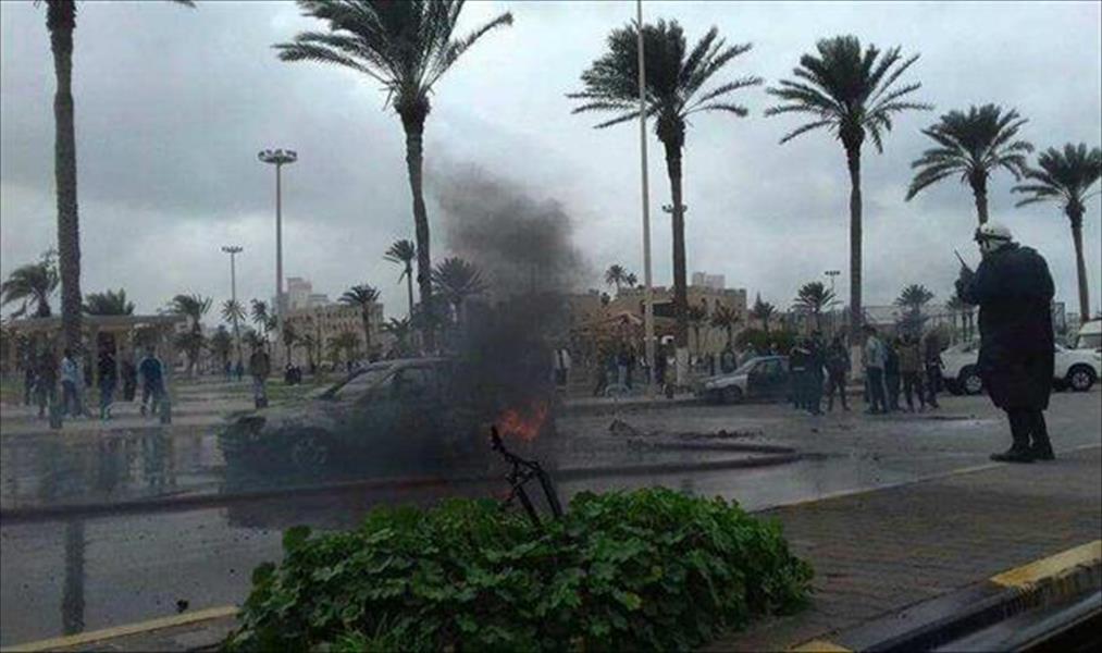 «داخلية الوفاق» تُعلن سبب احتراق سيارة بميدان الشهداء في طرابلس