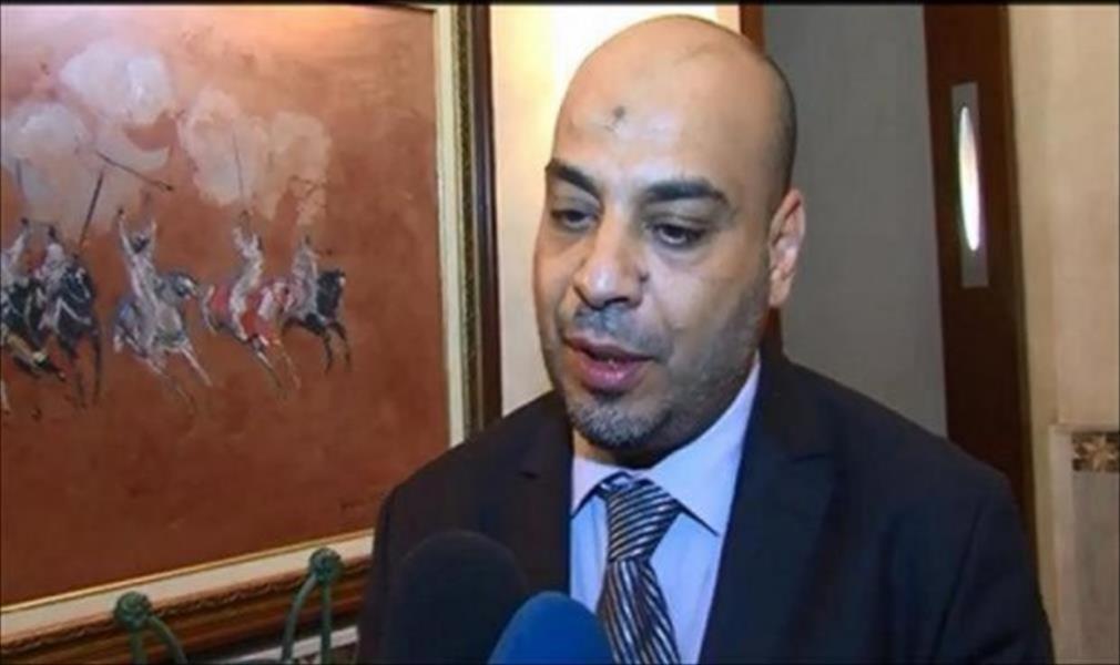 عميد القيقب يناقش مع وزير اقتصاد «الموقتة» مشكلة نقص الدقيق بالبلدية