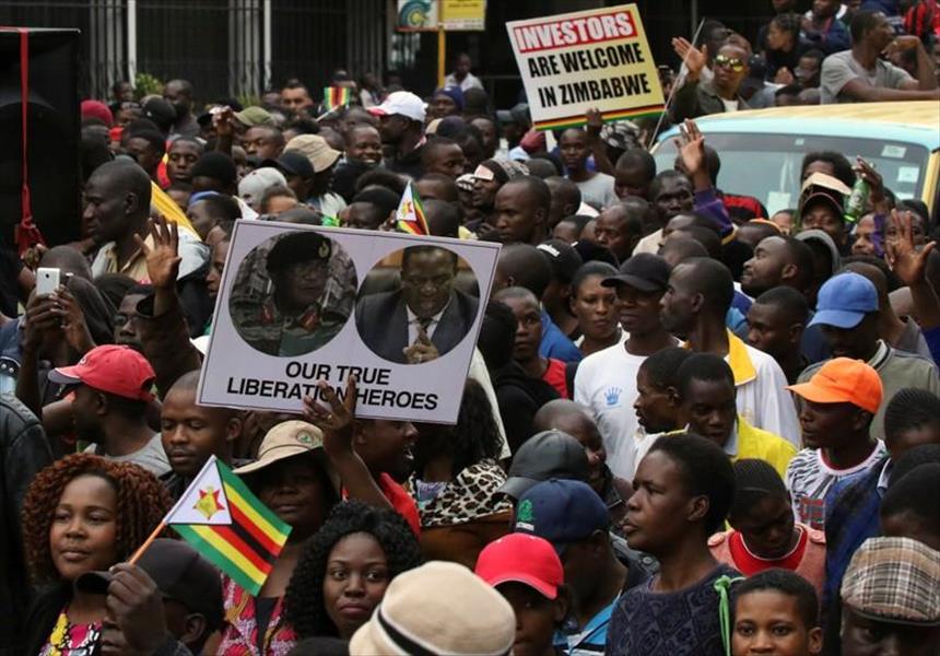 الحزب الحاكم في زيمبابوي يستعد لإقالة موغابي