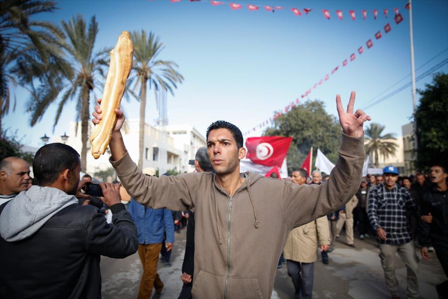 تونس تتوقع نموًا يفوق 2% في 2017