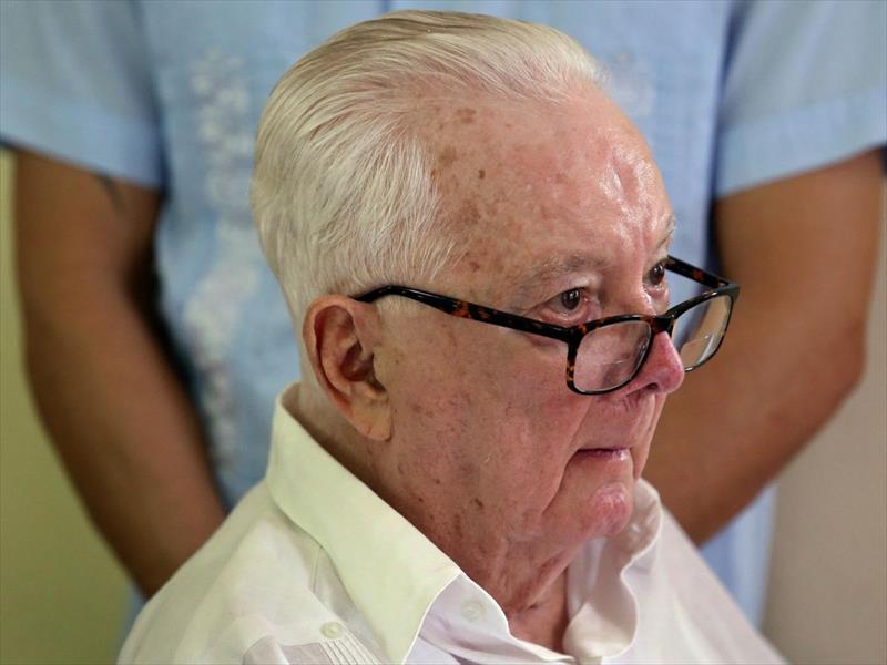 وفاة المفكر الكوبي «أرماندو هارت» عن 87 عامًا