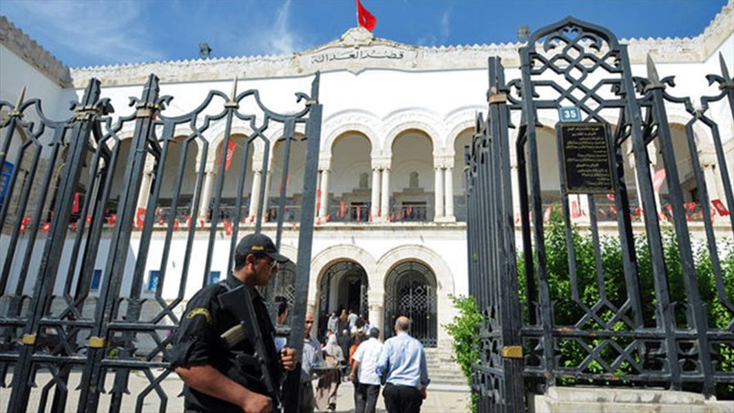 السجن 5 سنوات لموظف بمحكمة تونس لسرقته حاسوب إرهابي