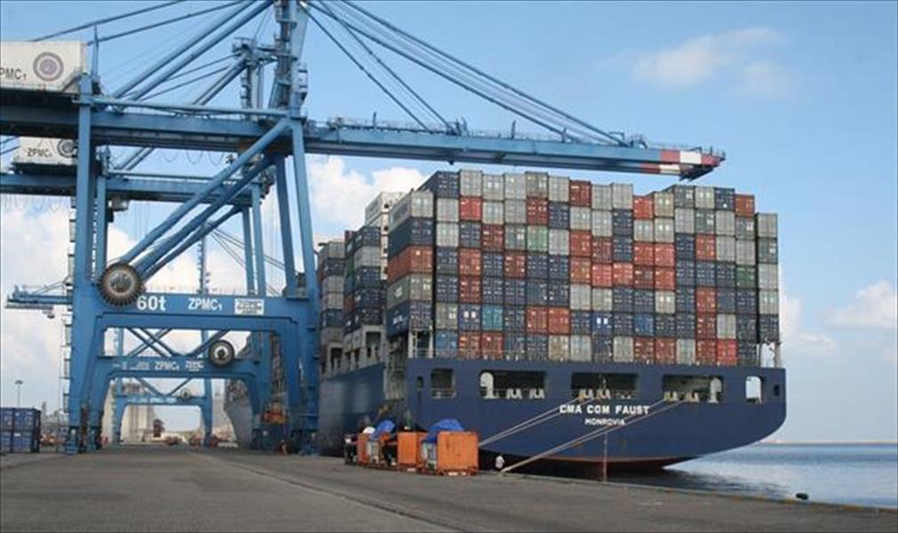 ميناء دمياط يستقبل 11 سفينة حاويات وبضائع عامة