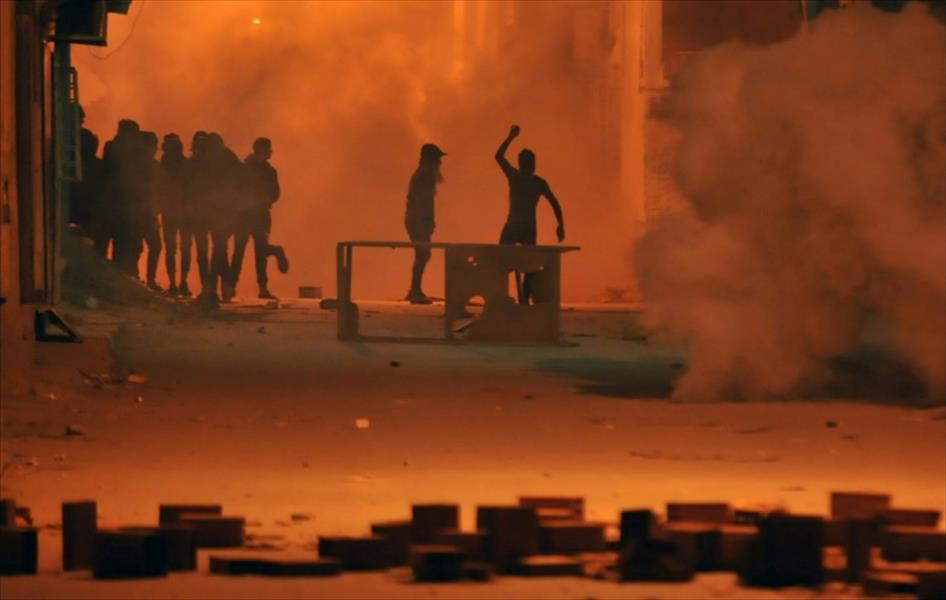 تجدد الصدامات الليلية بين المتظاهرين والأمن في عدة مدن تونسية