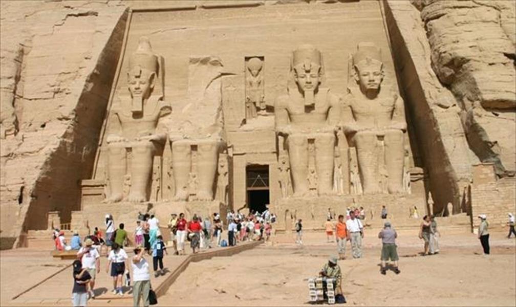عائدات السياحة المصرية تقفز 124%