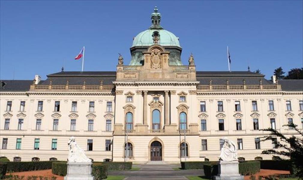 البرلمان يرفع الحصانة عن رئيس الحكومة التشيكية