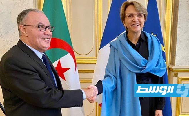 وسط تباين موقفهما.. مناقشات «جزائرية - فرنسية» حول الملف الليبي