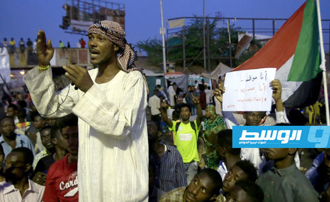 الحركة الاحتجاجية في السودان: قتيل و10 مصابين في إطلاق نار قرب الاعتصام