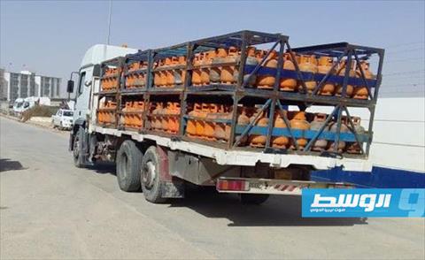 توزيع 23 شاحنة غاز في طبرق و5 شاحنات لمدينة البيضاء
