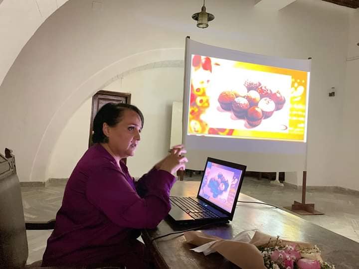 فتيات وسيدات ليبيات ينشطن بمشاريع صغيرة بـ«فيسبوك»