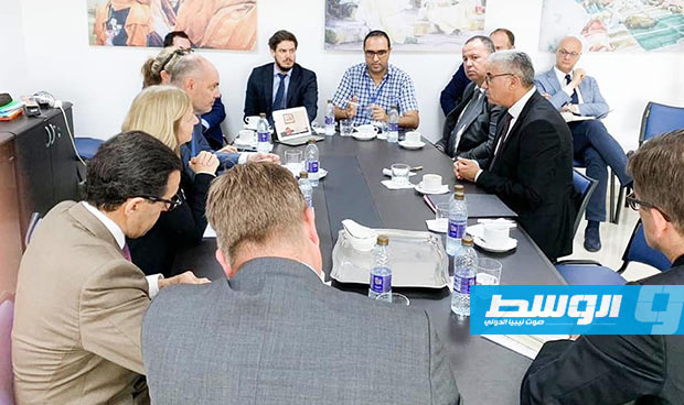 وزير داخلية «الوفاق» يجتمع مع سفراء 5 دول أوروبية في تونس