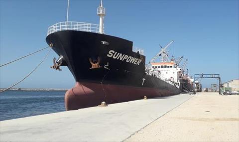 وصول 284 حاوية تحمل مواد غذائية وأثاثا وقطع غيار سيارات لميناء بنغازي