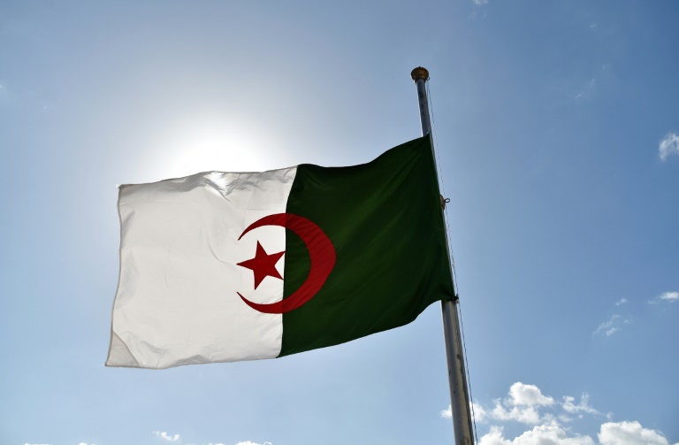 إعادة توقيف المعارض الجزائري كريم طابو بعد 24 ساعة على إطلاق سراحه
