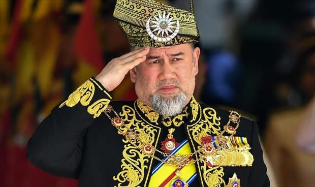 طلاق ملك ماليزيا السابق من زوجته ملكة الجمال الروسية