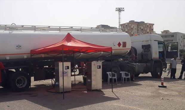 مؤسسة النفط وشركة البريقة تحذران «الرئاسي» من أزمة في توزيع الوقود