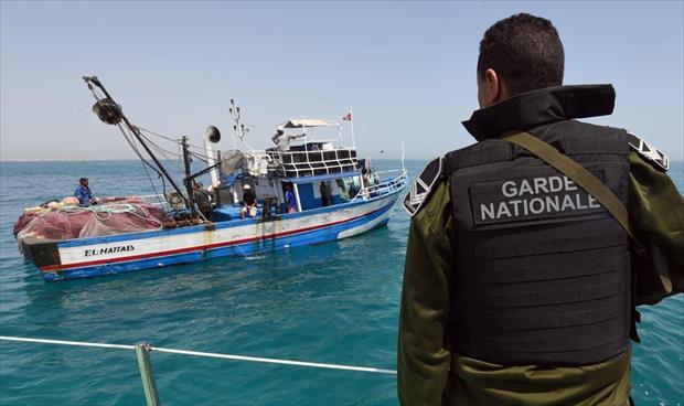 خفر السواحل التونسي ينقذ عشرات المهاجرين غير الشرعيين