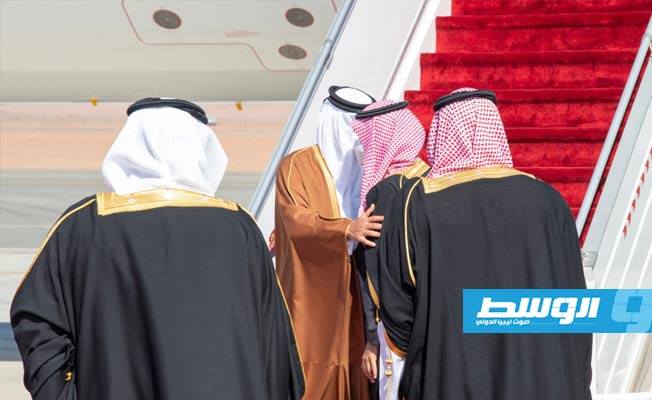 ولي العهد السعودي يلتقي أمير قطر ويبحث سبل تعزيز العمل الخليجي المشترك