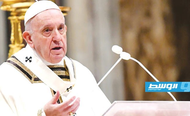 بابا الفاتيكان فرنسيس ينتقد «بعض الأقوياء الذين سجنوا أنفسهم في ادعاءات مصالح قومية»
