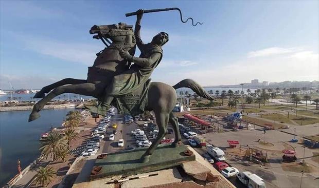 صيانة النصب التذكاري المطل على ميدان الشهداء في طرابلس