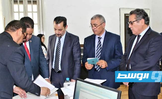 العابد يطلع على إجراءات سفارة ليبيا في القاهرة لمنح تأشيرات العمل