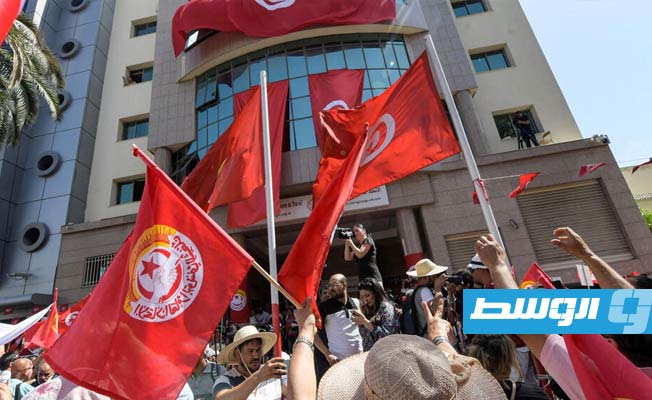 مظاهرات احتجاجية في تونس ضد الاستفتاء على الدستور الجديد