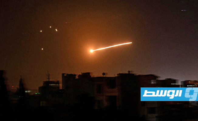 غارة جوية إسرائيلية تستهدف مواقع في المنطقة الوسطى بسورية