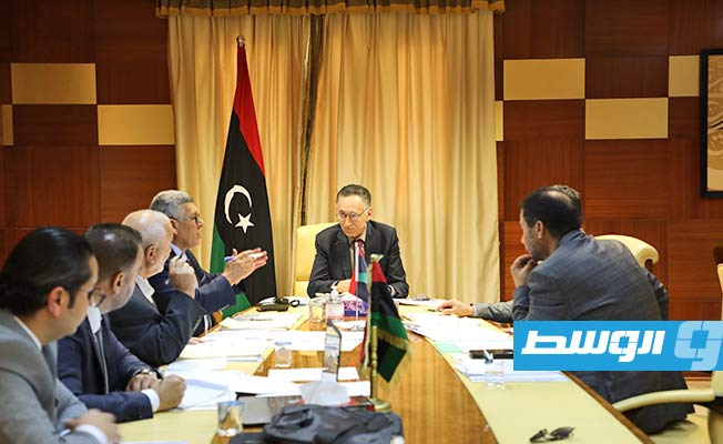 وزارة الاقتصاد بحكومة الدبيبة تناقش مشاكل قطاع التأمين في ليبيا