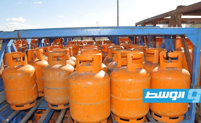 Subsidized cooking gas distributed to citizens in Tobruk at cost of 2 dinars for each cylinder