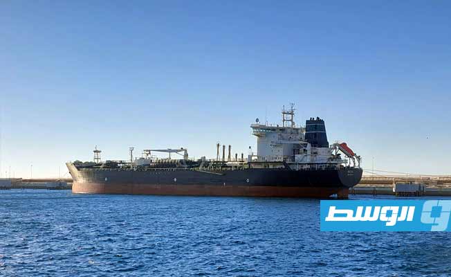 Oil tanker enters Brega port after blockade lifted