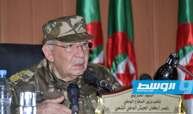 الجزائر.. قايد صالح يشدد على تمسك الجيش بالتعجيل بإجراء انتخابات الرئاسة