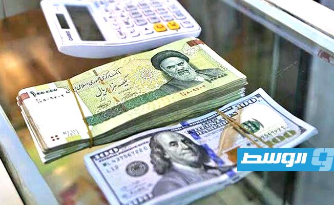 هبوط الريال الإيراني لمستوى قياسي أمام الدولار