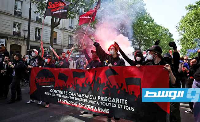 إضرام النار في شوارع باريس خلال مظاهرات بعيد العمال في فرنسا