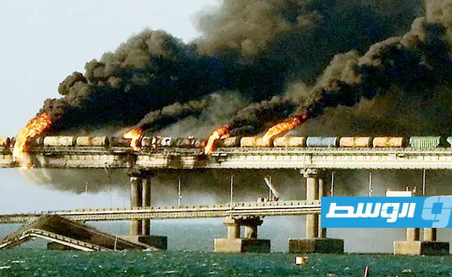 الرئاسة الأوكرانية تشير إلى «ضلوع روسي» في الانفجار على جسر القرم