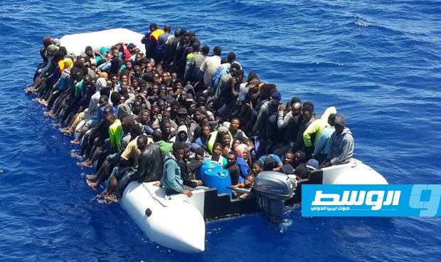 حرس السواحل ينقذ 37 مهاجرا غير شرعي قبالة ساحل الخمس