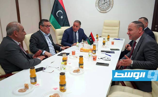 اجتماع حكومي يناقش آلية إجلاء الجالية الليبية من أوكرانيا