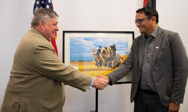 سفير الولايات المتحدة يكرم الفائز بمسابقة «OurLibya»