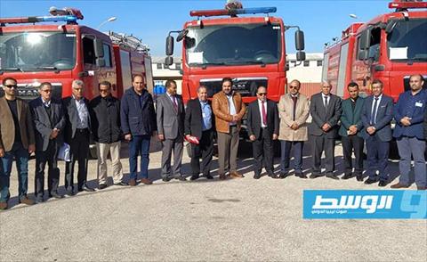 «الخليج العربي للنفط» تزود بلدية بنغازي بخمس سيارات إطفاء