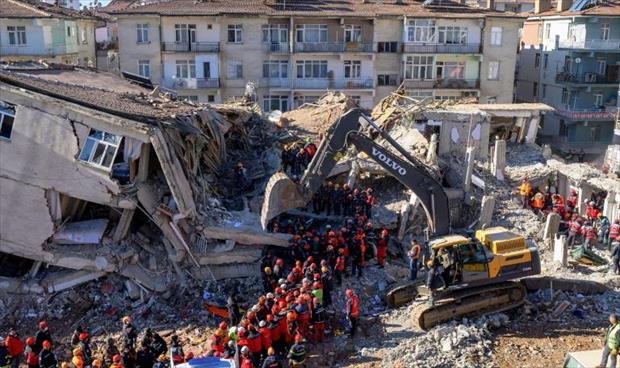 ارتفاع حصيلة قتلى زلزال تركيا إلى 35 وتراجع الأمل في العثور على أحياء