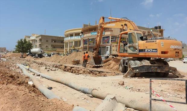 بلدية بنغازي: الوصلات غير الشرعية تتسبب في كسر أنابيب الصرف الصحي بالمساكن