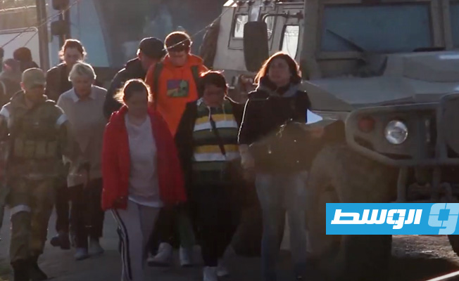 إجلاء الدفعة الأخيرة من النساء والأطفال والمسنين من مجمع «آزوفستال» في ماريوبول