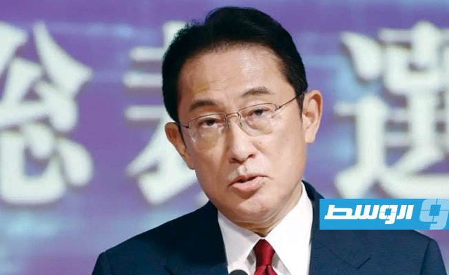 رئيس وزراء اليابان يعلق على إطلاق الصين صواريخ بالستية