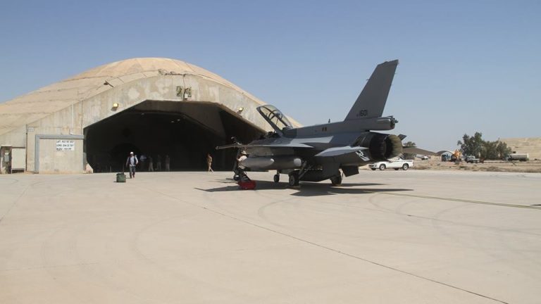 هجوم صاروخي قرب قاعدة تؤوي جنودا أميركيين في محيط مطار بغداد