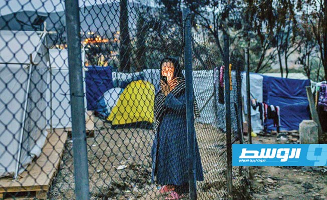 اليونان تغلق أكبر ثلاثة مخيمات للمهاجرين بثلاث جزر قبالة تركيا