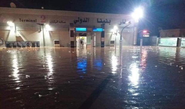 بالصور: الأمطار والسيول تفرض عطلة لمدة يومين في بنغازي ومطار بنينا يعلق رحلاته